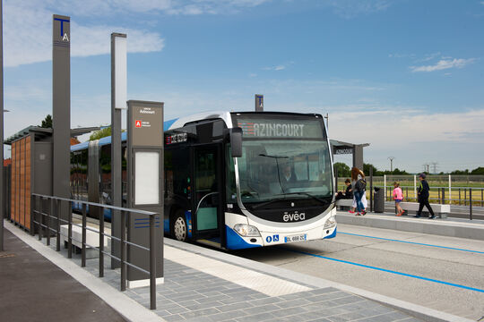 Photo de la ligne A  au terminus de la ligne A à Aniche